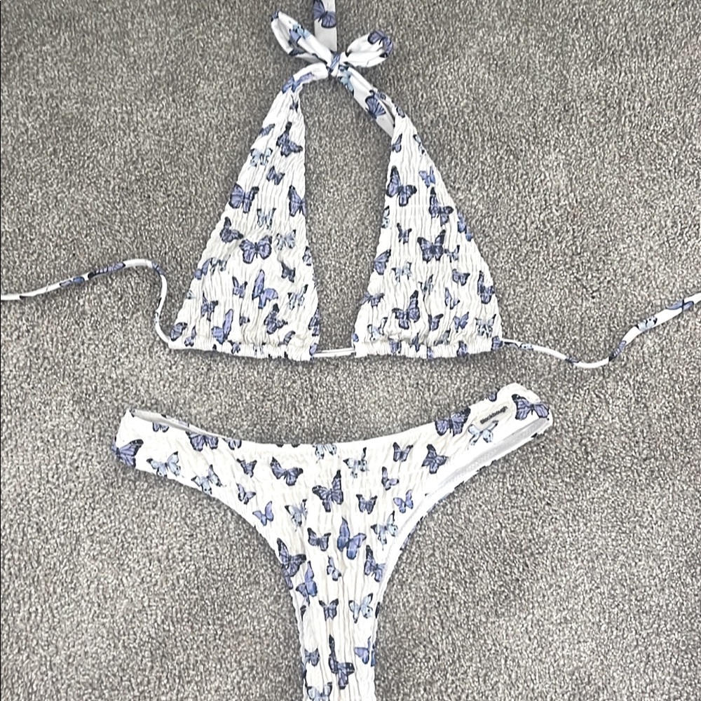 adorable butterfly bikini in amazing condition. fits xs and small